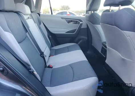 2022 Toyota Rav4 Xle z USA, uszkodzony, nr VIN 2T3W1RFV8NC192657